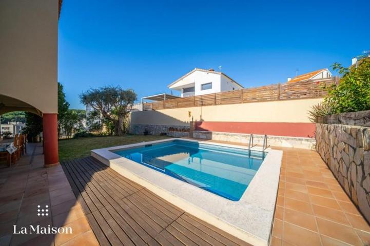 Chalet en venta en Arenys de Mar, Urbanitzacions photo 0