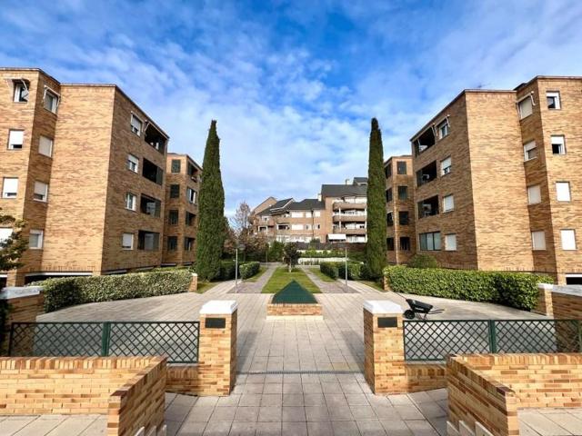 Piso en venta en Majadahonda photo 0