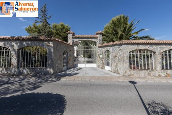 Chalet en venta en Atarfe, Urbanización los cortijos photo 0