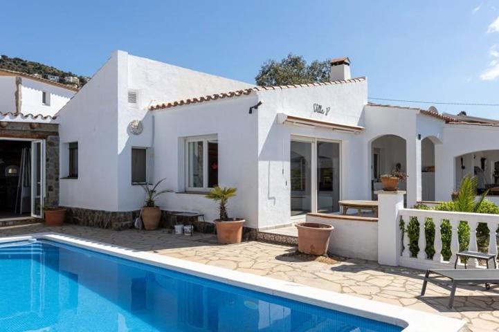 Casa en venta en Roses, Mas Fumats photo 0