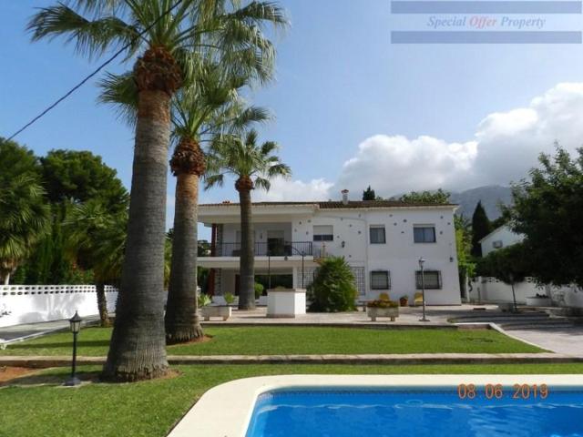 Chalet en venta en Denia photo 0