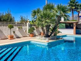 Chalet en venta en Benidorm photo 0