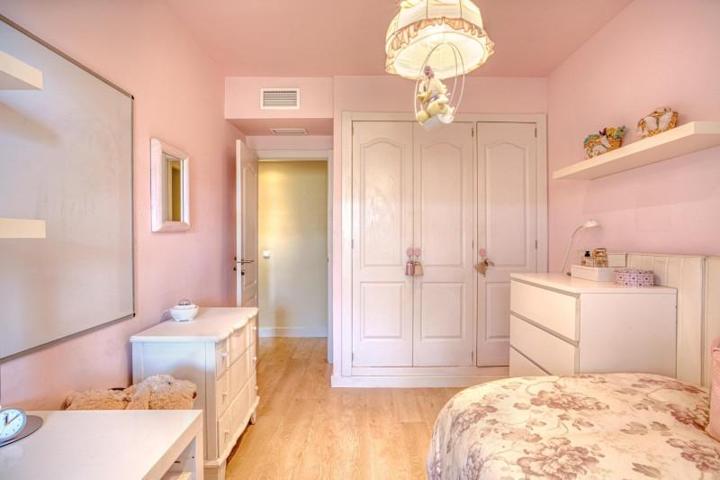 Apartamento en venta en Marbella, Milla de oro photo 0