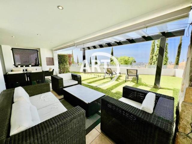 Apartamento en venta en Benahavís photo 0