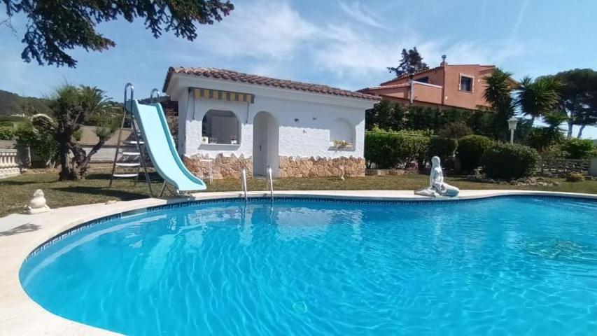 Casa en venta en Lloret de Mar, Cala Canyelles photo 0