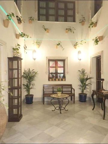 Edificio en venta en Ronda, Centro photo 0