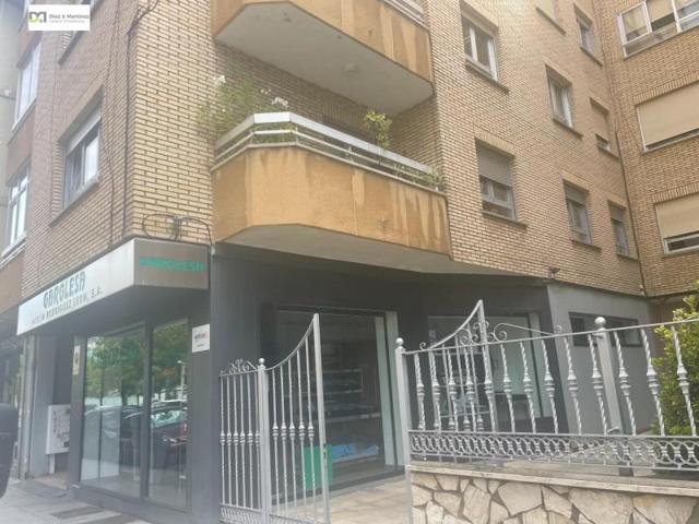 Local comercial en venta en León, Eras de Renueva photo 0