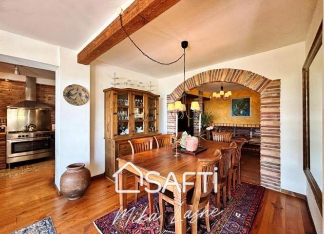 Casa en venta en Alella photo 0