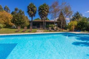 Casa con terreno en venta en Ribeira photo 0