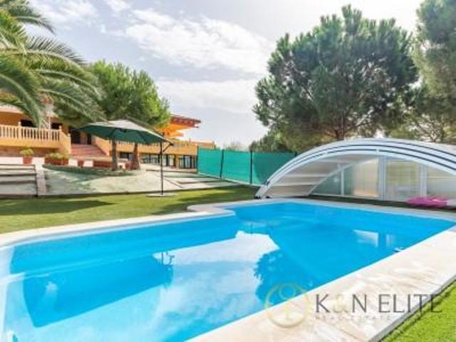 Chalet en venta en Petrer photo 0