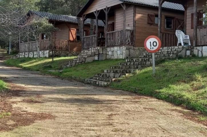 Chalet en venta en Cenicientos, Cenicientos photo 0