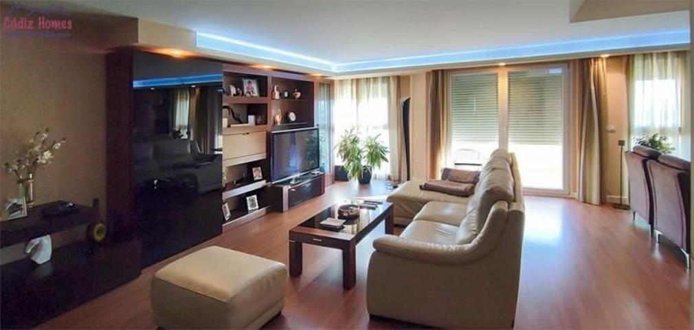 Piso en venta en Cádiz, Centro photo 0