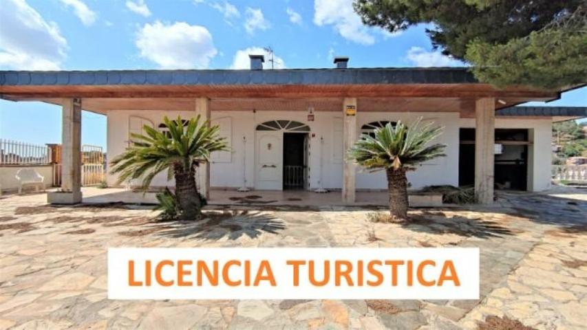 Casa en venta en Santa Coloma de Cervelló photo 0