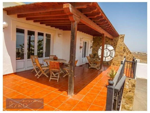 Chalet en venta en San Bartolomé photo 0