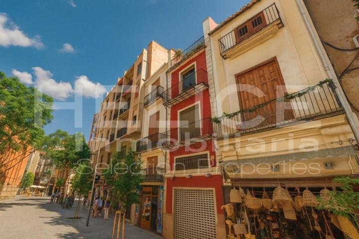 Edificio en venta en Valencia, Valencia photo 0