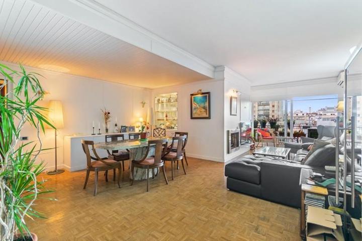 Apartamento en venta en Barcelona, La Nova Esquerra de lEixample photo 0