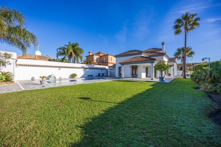 Chalet en venta en La Línea de la Concepción, El Zabal-Santa Margarita photo 0