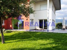 Casa con terreno en venta en Montferrer i Castellbò photo 0