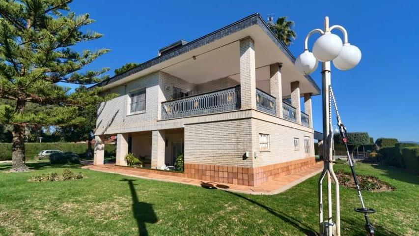 Chalet en venta en Chiva, Sierra Perenchiza - Cumbres de Calicanto - Santo D photo 0