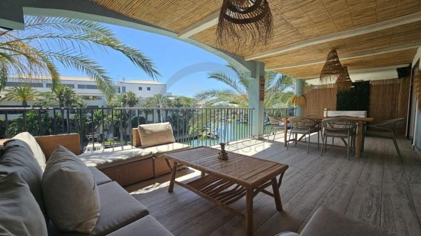 Apartamento en venta en Sotogrande, Sotogrande Marina photo 0