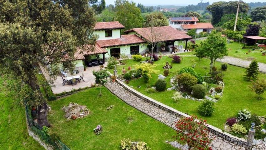 Casa en venta en Ribadesella, Playa guadamia photo 0