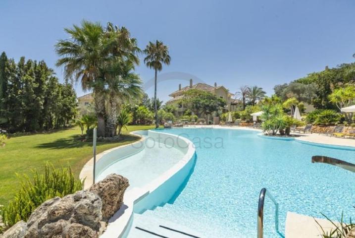 Apartamento en venta en Sotogrande, Club de Golf Valderrama photo 0