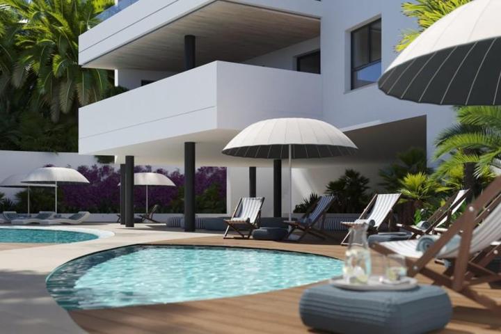 Apartamento en venta en Fuengirola, Carvajal photo 0