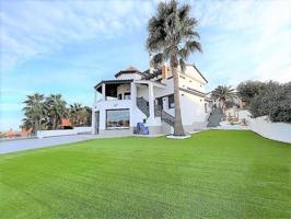 Casa en venta en La Línea de la Concepción, Alcaidesa photo 0