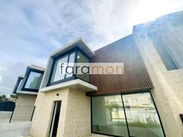 Adosada en venta en Nigrán, Camiño do Piñeiro, 36370 photo 0