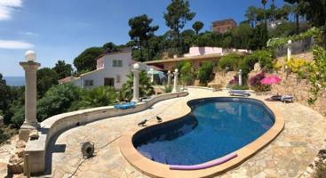 Chalet en venta en Lloret de Mar, La Selva photo 0