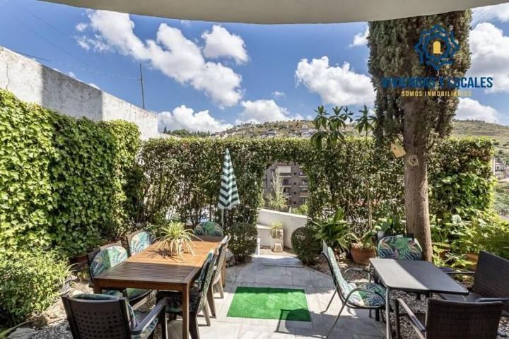 Casa en venta en Granada, Cervantes photo 0