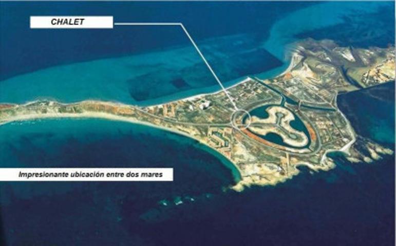 Chalet en venta en La Manga del Mar Menor, VENECIOLA photo 0