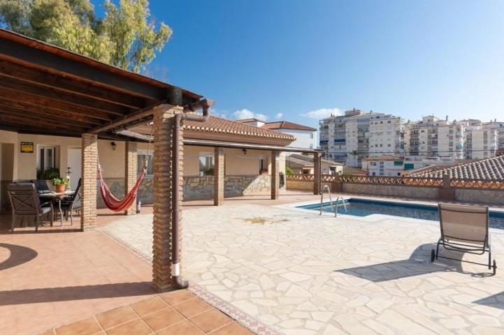 Chalet en venta en Almuñécar, El colorado photo 0