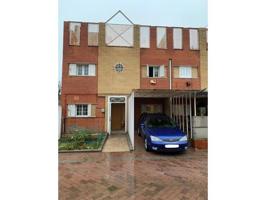 Chalet en venta en Madrid, El Plantío photo 0