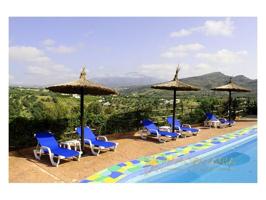 Edificio en venta en Guaro photo 0