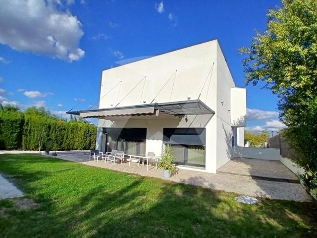 Chalet en venta en Badajoz photo 0