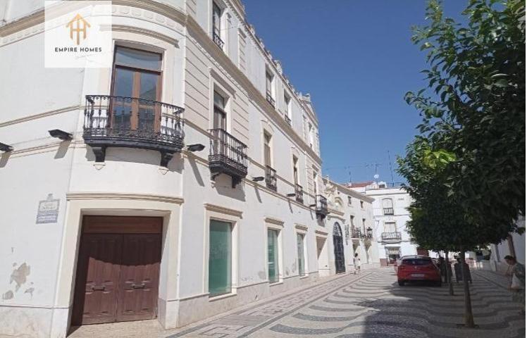 Edificio en venta en Olivenza, Centro photo 0