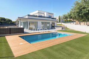 Chalet en venta en Sant Vicenç de Montalt, Montalt parc photo 0