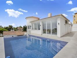 Chalet en venta en Mijas, Mijas Costa photo 0