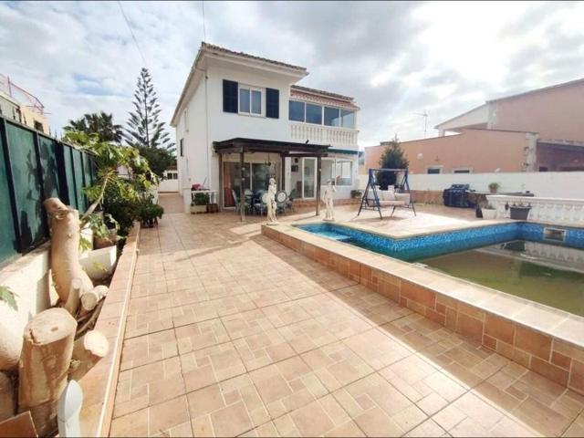 Chalet en venta en Calvia, El Toro photo 0