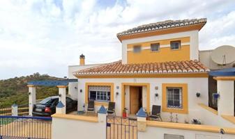 Chalet en venta en Mijas, Calle Jaén, 29649 photo 0