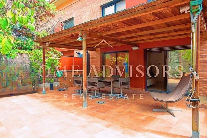 Adosada en venta en Alella, Centro photo 0