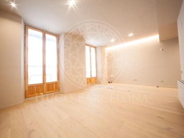 Piso en venta en Barcelona photo 0
