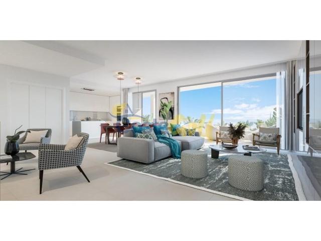 Apartamento en venta en Marbella, Guadalmina Alta photo 0
