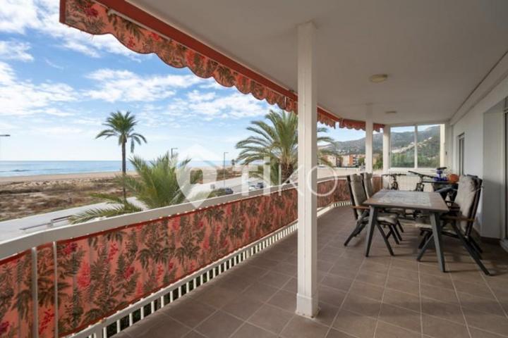 Piso en venta en Castelldefels photo 0