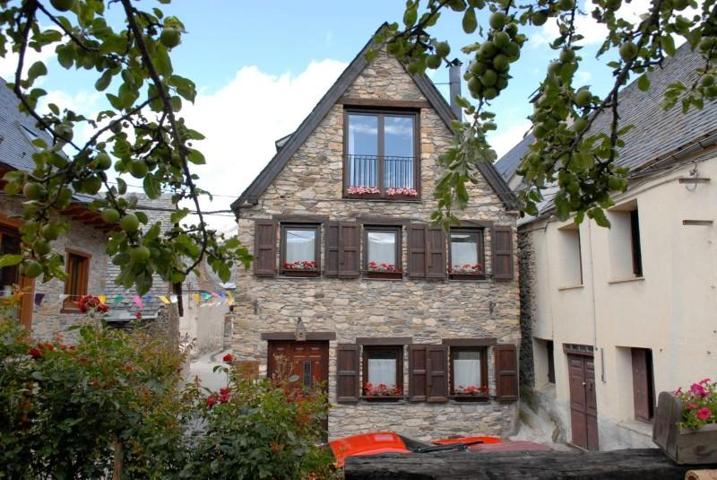 Casas de pueblo en venta en Naut Aran, Vall d`aran photo 0