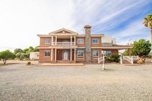 Casa en venta en Reus, Ponent photo 0