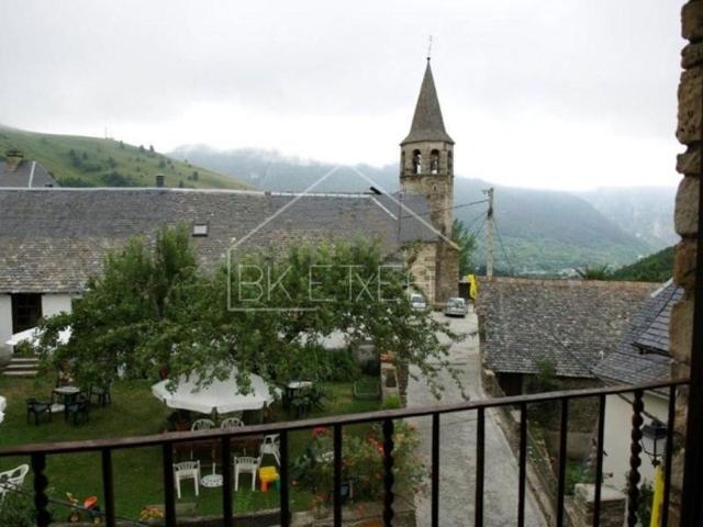 Casa en venta en Naut Aran photo 0