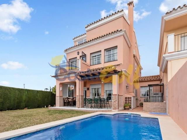 Chalet en venta en Estepona, Cancelada photo 0