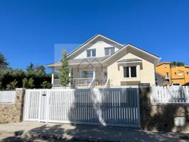 Chalet en venta en Guadarrama photo 0